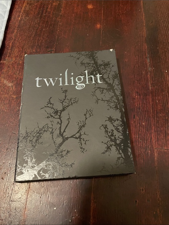 Other - Twilight collectors gift set  - Black
